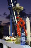 vattenpipa är en anordning för rökning bland folken i Mellanöstern. foto