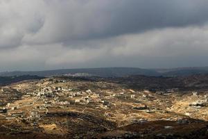 judeöknen i mellanöstern i Israel. sedan urminnes tider har denna plats fungerat som en tillflyktsort för eremiter och rebeller. foto