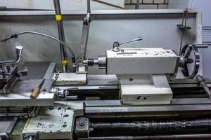 tillverkning metall bearbetning cnc professionell svarv maskin spindel foto