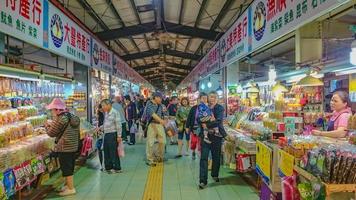 taipei.taiwan - 20 april 2013. lokal marknad nära yehliu geo-park med turister på semester, taiwan resor foto