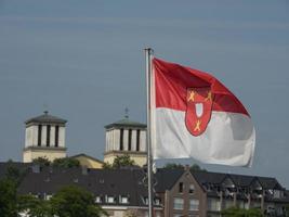 xanten stad och floden rhen foto