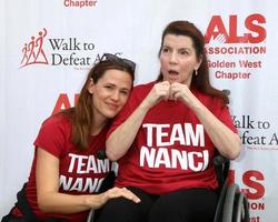 los angeles, 16 okt - jennifer garner, nanci ryder på als association golden west kapitel los angeles county walk to nederlag als på exposition park den 16 oktober 2016 i los angeles, ca. foto