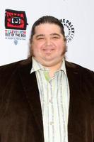 los angeles, 12 april - jorge garcia anländer till warner brothers television - utställningsstart vid paley center for media den 12 april 2012 i beverly hills, ca. foto