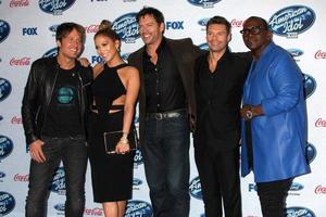 los angeles, 20 feb - keith urban, jennifer lopez, harry connick jr, ryan seacrest, randy jackson på finalistfesten för american idol 13 på fig and olive den 20 februari 2014 i west hollywood, ca. foto