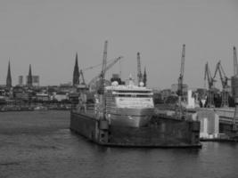 hamburg och floden elbe foto