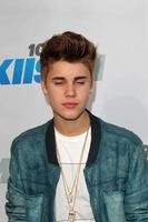 los angeles, 12 maj - justin bieber anländer till wango tango-konserten på hemmadepåcentret den 12 maj 2012 i Carson, ca. foto