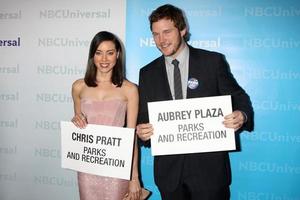 los angeles, 6 januari - aubrey plaza, chris pratt anländer till nbc universal all-star winter tca party på athenauem den 6 januari 2012 i pasadena, ca. foto