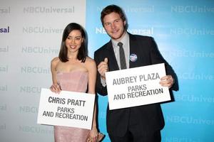 los angeles, 6 januari - aubrey plaza, chris pratt anländer till nbc universal all-star winter tca party på athenauem den 6 januari 2012 i pasadena, ca. foto