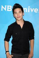 los angeles, 25 juli - abraham lim anländer till nbc universal kabel tca pressturné sommaren 2012 på beverly hilton hotel den 25 juli 2012 i beverly hills, ca. foto