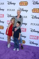 los angeles, 1 okt - kylie rogers, jaime pressly, dezi calvo på vip disney halloween event på disney konsumentprodukt pop up store den 1 oktober 2014 i glendale, ca. foto