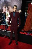 los angeles, 24 september - kodi smit-mcphee på premiären för romeo och julia på arclight hollywood teatrar den 24 september 2013 i los angeles, ca. foto