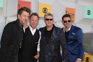 las vegas, 3 april - kiefer sutherland, rascal flatts vid 51st academy of country music awards ankomster till Four seasons hotel den 3 april 2016 i las vegas, nv foto