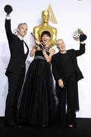 los angeles, 28 feb - lesley vanderwalt, elka wardega, damian martin vid 88th annual academy awards, pressrum på Dolby theatre den 28 februari 2016 i los angeles, ca. foto