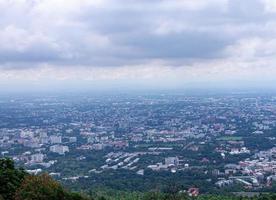 hög utsikt över staden i chiang mai, thailand foto