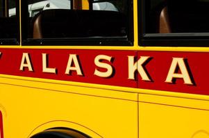 alaska touring bus skylt 2012 foto