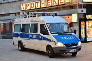 frankfurt, tyskland - 18 mars 2015 polisbil, demonstration blockupy foto