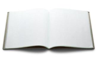 tom öppen bok isolerad på vit bakgrund foto