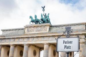 Brandenburg gate i Berlin, Tyskland foto