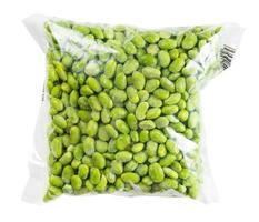 frysta edamame omogna sojabönor i plastpåse foto