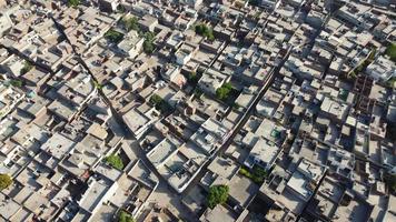 hög vinkel flygfoto över sheikhupura staden punjab pakistan, drönares bilder. sheikhupura även känd som qila sheikhupura, är en stad i den pakistanska provinsen punjab. foto