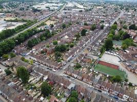 ett flygfoto och en hög vinkelvy av Luton Town i England över ett bostadsområde bury park av asiatiska pakistanska och kashmiriska folkgemenskapen. foto