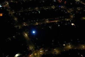 hög vinkel Flygfoto över brittisk stad på natten brittisk stad foto