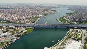 Flygfoto över staden Bosporen och bron vid Istanbul Turkiet foto