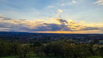 vacker och vacker solnedgångsscen i England, brittiskt landskap foto