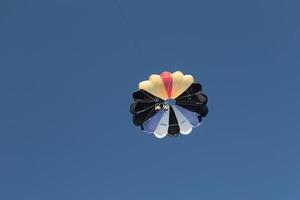 parasailing flyger foto