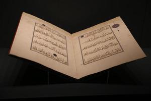islamisk järnek bok Koranen foto