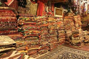 turkiska traditionella mattor i goreme, nevsehir, kalkon foto