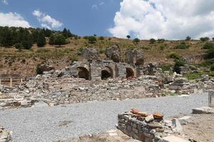 olika bad i Efesos antika stad foto