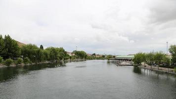 kizilirmak floden i avanos stad, Turkiet foto