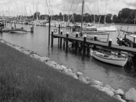 vid floden schlei i Schleswig-Holstein foto