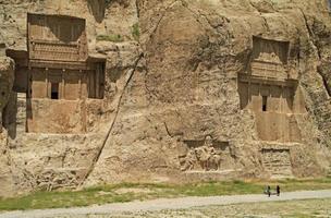 gravar av persiska kungar nära Persepolis, Iran foto
