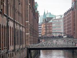 staden hamburg i tyskland foto