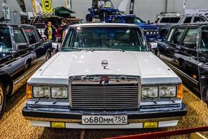 Moskva - aug 2016 zil 41041 presenterad på mias moscow International automobile salon den 20 augusti 2016 i Moskva, Ryssland foto