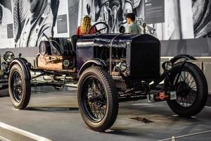 sinsheim, tyskland - maj 2022 svart cabrio roadster antikbil foto