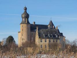 vintertid på ett slott i tyskland foto