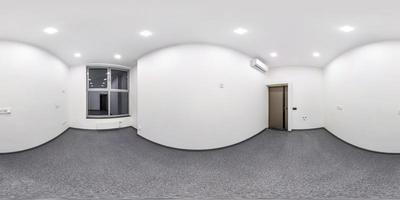 tomt vitt rum utan möbler. helt sfäriskt hdri-panorama 360 grader i inre rum i moderna lägenheter, kontor eller klinik i ekvirektangulär projektion foto