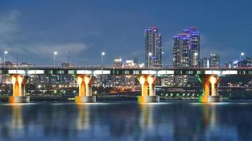 seoul han floden nattvy, jamsil bridge foto