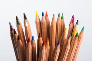 mångfärgade pennor