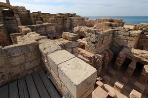 caesarea israel 21 november 2019. ruinerna av en gammal stad vid Medelhavet i israel. foto