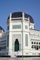detalj av de bra moské masjid raya i medan, indonesien foto