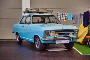 friedrichshafen - Maj 2019 ljus blå azurblå opel kadett b 1.15 1970 på motorvärlden klassiker bodensee på Maj 11, 2019 i friedrichshafen, Tyskland foto