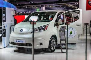 frankfurt - september 2015 nissan e-nv200 presenteras på iaa internati foto