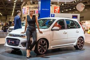 Moskva - aug 2016 vaz lada kalina nfr presenteras på mias moscow International automobile salon den 20 augusti 2016 i Moskva, Ryssland foto