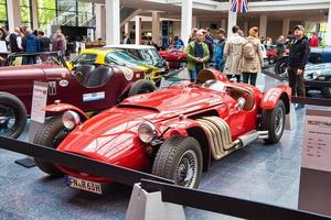 friedrichshafen - maj 2019 red jaguar ronart w152 1973 racing cabrio roadster på motorworld classics bodensee den 11 maj 2019 i friedrichshafen, tyskland foto