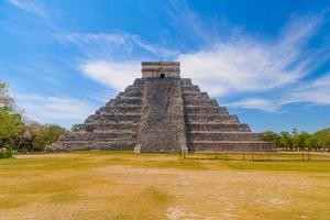 tempelpyramiden av kukulcan el castillo, chichen itza, yucatan, mexiko, maya civilisation foto