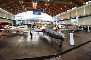 friedrichshafen - Maj 2019 silver- grå jet plan modell fouga centimeter 170 r magister 1958 på motorvärlden klassiker bodensee på Maj 11, 2019 i friedrichshafen, Tyskland foto